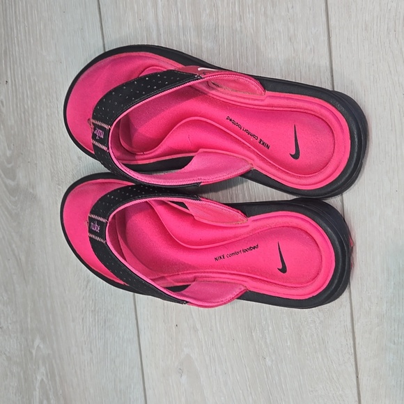 Nike Comfort Footbed Women's Pink&  Black Thong Sandals Flats Shoes Sz 6 - Picture 5 of 12